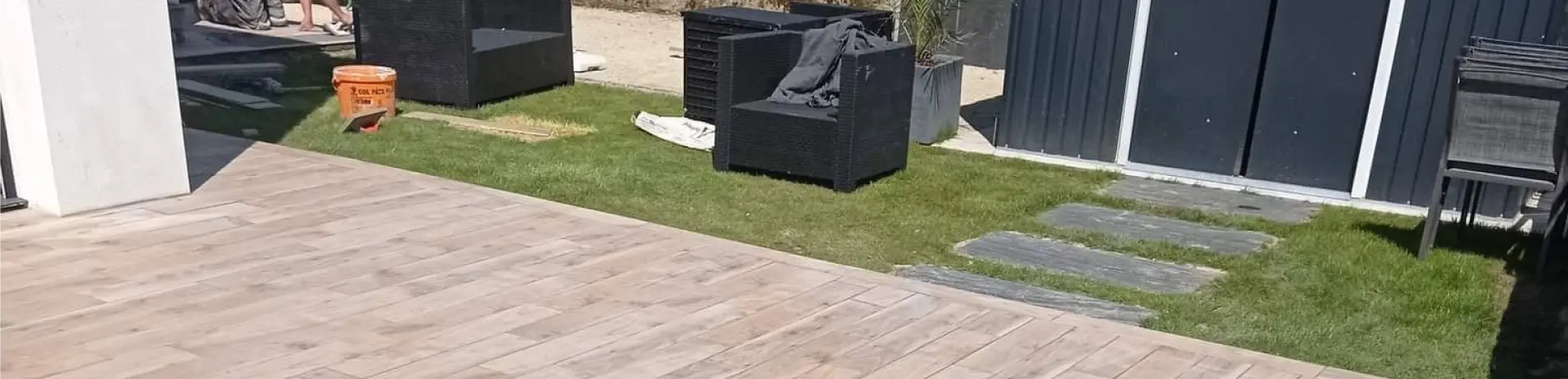 Pose de terrasse sur plots à Bazouges-la-Pérouse